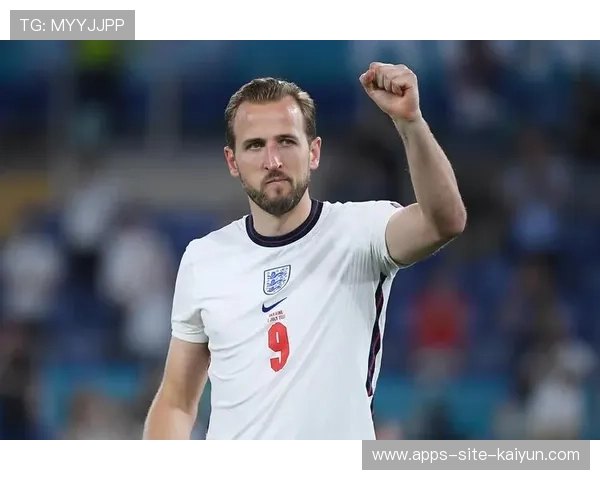 凯恩头球争顶后自我二次调整，热刺前场创造出良机