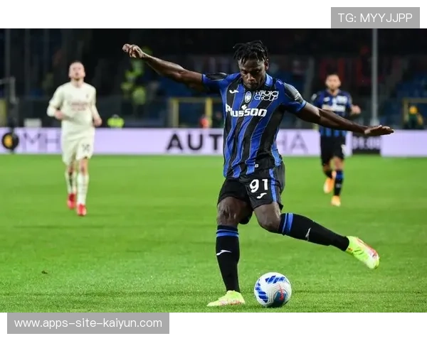 亚特兰大前锋萨帕塔突破造点，球队顺利取胜