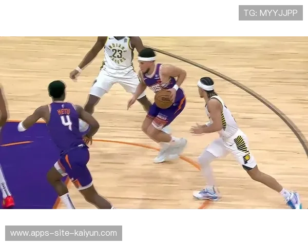 布克后仰跳投命中让太阳主场炸裂